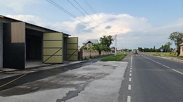 работа в бишкеке швейный цех упаковщик 2020: Аренда: коммерческое помещение/склад на первой линии трассы Площадь — 1