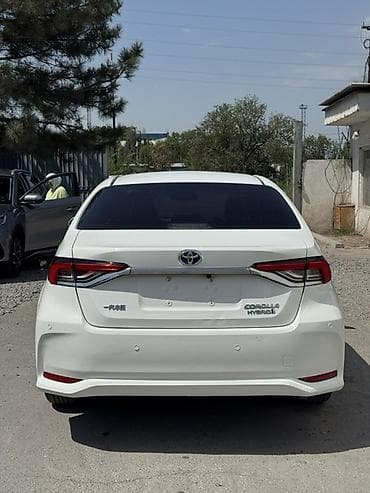 1 jz: Toyota Corolla: 2022 г., 1.8 л, Вариатор, Гибрид, Седан — 5
