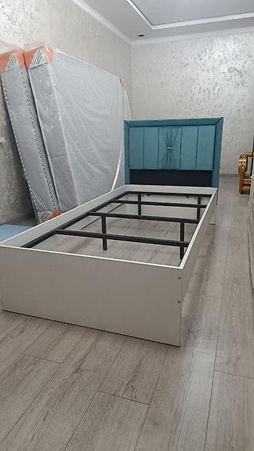 кровоть: Односпальная кровать, Новый, С мягким изголовьем, длина - 2000 см — 2