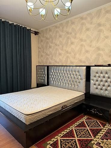 Двуспальная кровать, Б/у, С матрасом, длина - 200 см