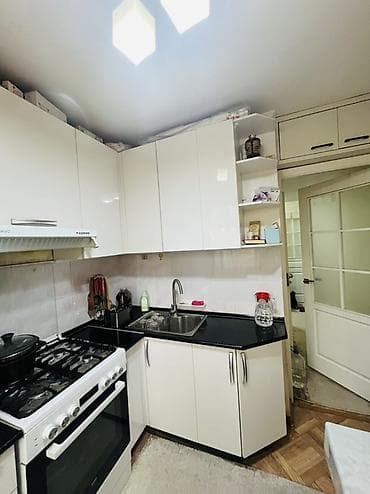 в корпусе 17: 1 комната, 33 м², 104 серия, 3 этаж — 6