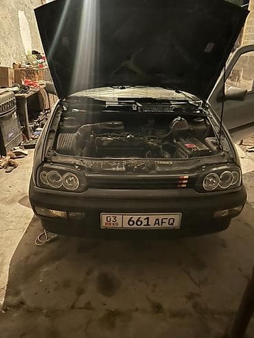bis vip: Volkswagen Golf: 1994 г., 1.4 л, Механика, Бензин, Хэтчбэк — 1