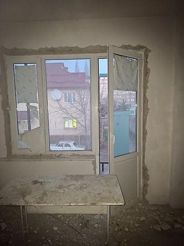 Эшиктер жана комплектөөчүлөр: Продаю б/у пластиковые окна. цена договорная — 5