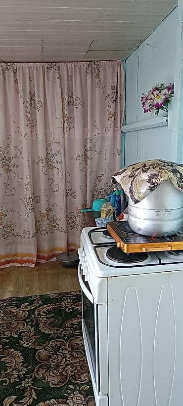 уч коргон: Продается жилой дом с внутренней отделкой и мебелью. Описание: - — 5