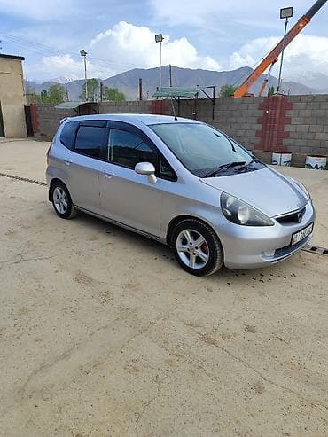 Honda Fit: 2002 г., 1.3 л, Автомат, Бензин, Хетчбек — 6