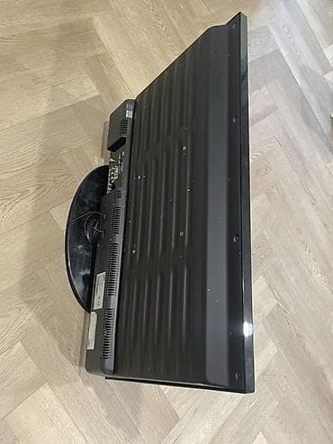 xbox microsoft: Телевизор Samsung, диагональ около 23–26". Плоская LCD‑панель в чёрном — 2