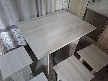 study table: Продаю новый кухонный стол с 4 табуретами. размер стола 90см на 70см — 5