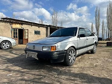 воздушный фильтр корпус: Volkswagen Passat: 1990 г., Седан — 1