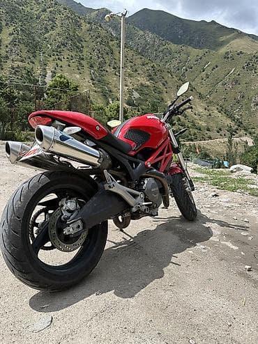 дукати 848: Ducati Monster 696. Сейчас одет в родной пластик. Так же в комплекте — 2