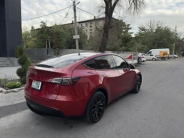 byd e2 2023: Tesla Model Y: 2020 г. — 5