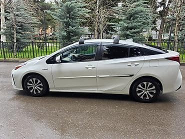 toyota priys: Toyota Prius: 2019 г., 1.8 л, Автомат, Гибрид, Хэтчбэк — 4