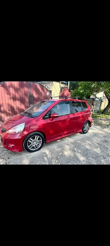 Honda Fit: 2008 г., 1.4 л, Автомат, Бензин, Хэтчбэк