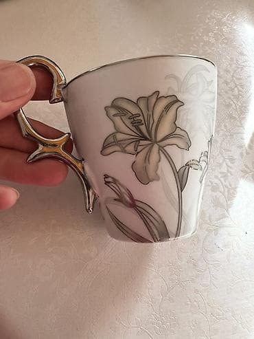 набор чайный: Набор кофейных чашек с блюдцами, 2 серии. Все новое!!! 1) Черное — 5