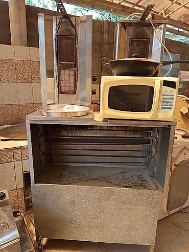 пожарный ящик: Продается оборудование для фаст фуда: 1.Витринный холодильник — 8