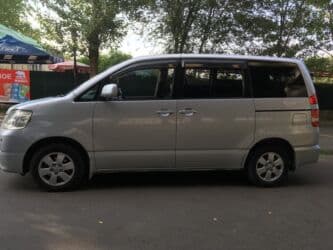 lexus 450d: Toyota Noah: 2003 г., 2 л, Автомат, Бензин, Минивэн — 9