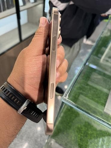 айфон 16 макс: IPhone 16 Pro Max, Золотой — 4