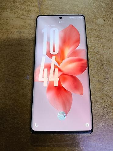 vivo y28: Vivo X90s, Б/у, 256 ГБ, цвет - Красный, 2 SIM — 4