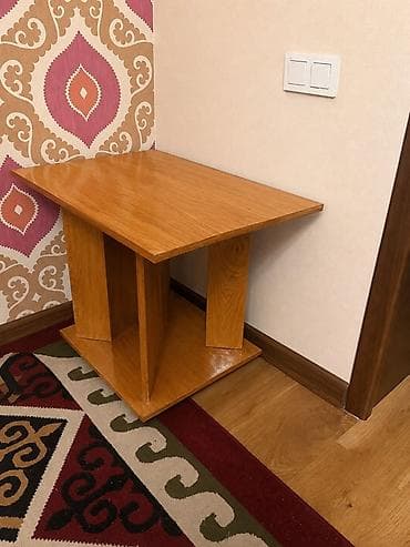Дом и сад: Журнальный/приставной столик из ЛДСП под натуральное дерево — 1