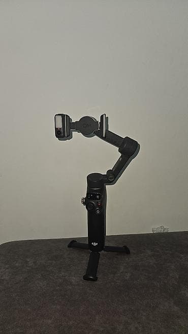Стабилизатор для смартфона DJI Osmo Mobile 7p с кейсом. Почти не