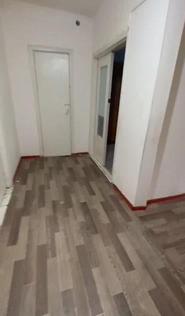 Квартиры: 3 комнаты, 75 м², 105 серия, 2 этаж, Старый ремонт — 2