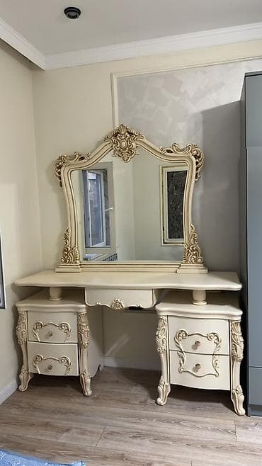 таулетный столик: Туалетный столик, Б/у, С зеркалом, цвет - Бежевый, МДФ — 2