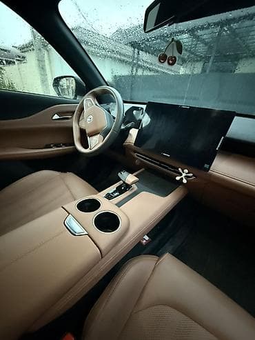 полики byd e2: Changan Uni-Z: 2025 г., 1.5 л, Робот, Бензин, Кроссовер — 4