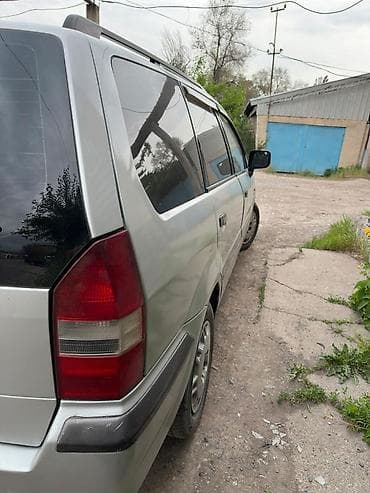 водный катер: Mitsubishi Space Wagon: 2000 г., 2.4 л, Автомат, Бензин, Минивэн — 5