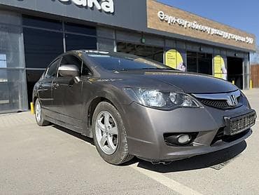 bmw 4 4: Honda Civic: 2010 г., 1.3 л, Вариатор, Гибрид, Седан — 2