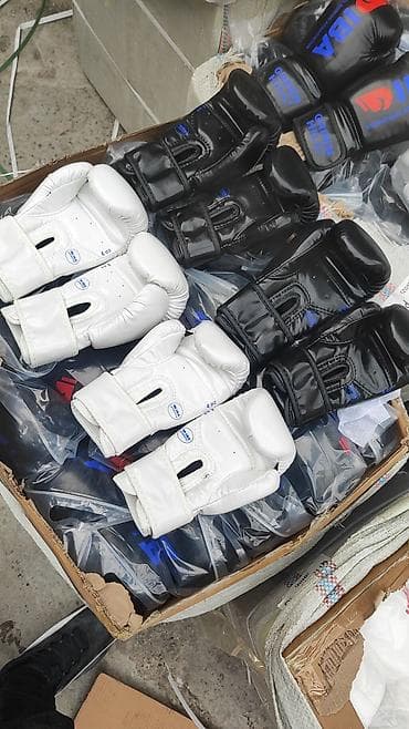 спортивный одежда: Боксерские перчатки Green Hill IBA.🇰🇬Цвет🇰🇬🇰🇬💪🏼 ⬜-⬛ — 6