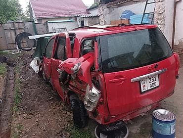 Toyota Raum2004год правый руль. Цвет — красный. - Кузовные элементы