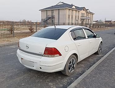 h: Opel Astra: 2011 г., 1.8 л, Автомат, Газ, Седан — 5