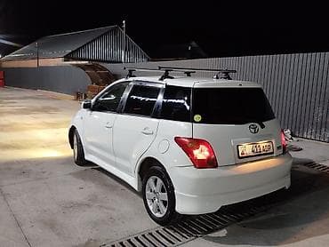 mazda 3: Toyota Ist: 2002 г., 1.5 л, Автомат, Газ, Хэтчбэк — 4