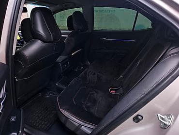 byd e7: Toyota Camry: 2019 г., 2.5 л, Вариатор, Гибрид, Седан — 10