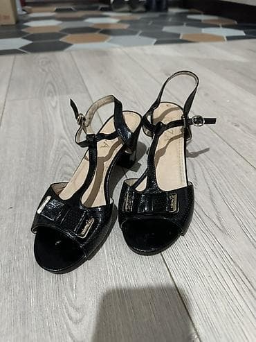 Женская обувь: Женские сандалии на каблуке - Цвет: черный, лаковая фактура с — 1