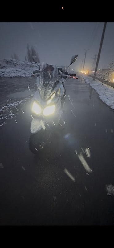 ютто 250: Скутер/мопед городского типа - Компоновка: классический скутер с — 6