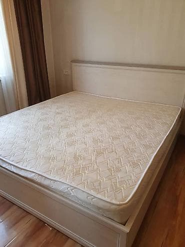 двух спальный: Продается спальний гарнитур. Россия. Шкаф+ кровать. 1,8х2. Цвет — 1