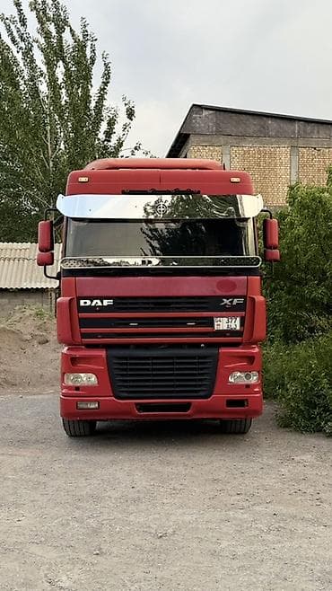 максима сефиро: Тягач, DAF, 2003 г., Тентованный — 1