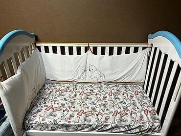 Вешалки: Детская кроватка-манеж с комплектом текстиля. Особенности: - — 2