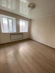 Үйдү ижарага алам: Үйдүн жарымы, 40 кв. м, 2 бөлмө, Риелтор, Косметикалык оңдоо — 1