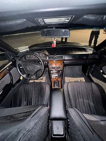 Mercedes-Benz W124: 1994 г., 3.2 л, Автомат, Седан — 5