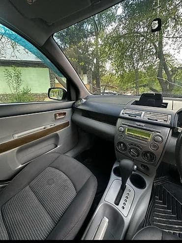 toyota belta: Mazda Demio: 2004 г., Хэтчбэк — 5