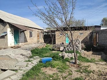 Дома: Продается пол дома с учаском Т. цена договорная — 1
