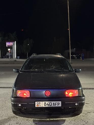 Volkswagen Passat Variant: 1993 г., 1.8 л, Механика, Бензин, Универсал