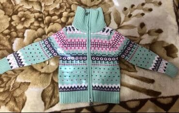вязанный комбинезон: Продаю теплую вязанную кофту на замке на 5-6 лет — 1