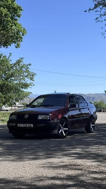 mersedes e320: Volkswagen Vento: 1993 г., Седан — 1