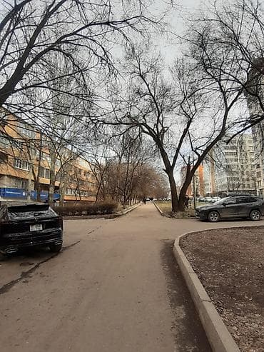 квартира 8микр: 2 комнаты, 55 м², Индивидуалка, 2 этаж, Старый ремонт — 1