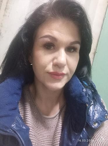 robot case: Портрет женщины, представленный в нескольких ракурсах и условиях — 3