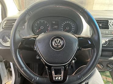Продажа авто: Volkswagen Polo: 2016 г., 1.6 л, Механика, Бензин, Седан — 2