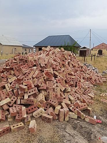 Дом и сад: Кирпич керамический пустотелый (3 сквозных отверстия), обожжённый — 3