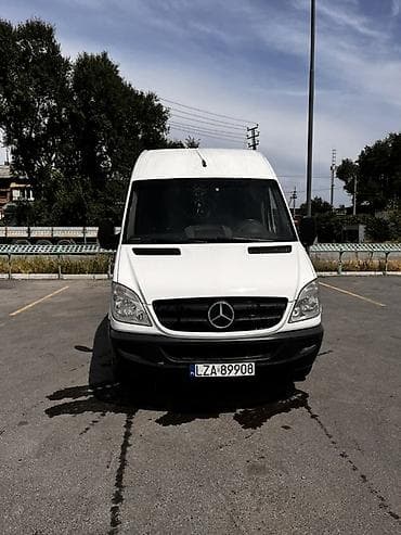 transporter multivan: Mercedes‑Benz Sprinter (длинная база, высокий крыша), белый. 2.7 мотор — 4